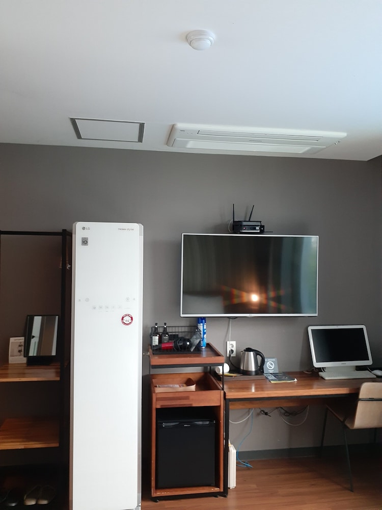 Brown Dot Hotel 31/39