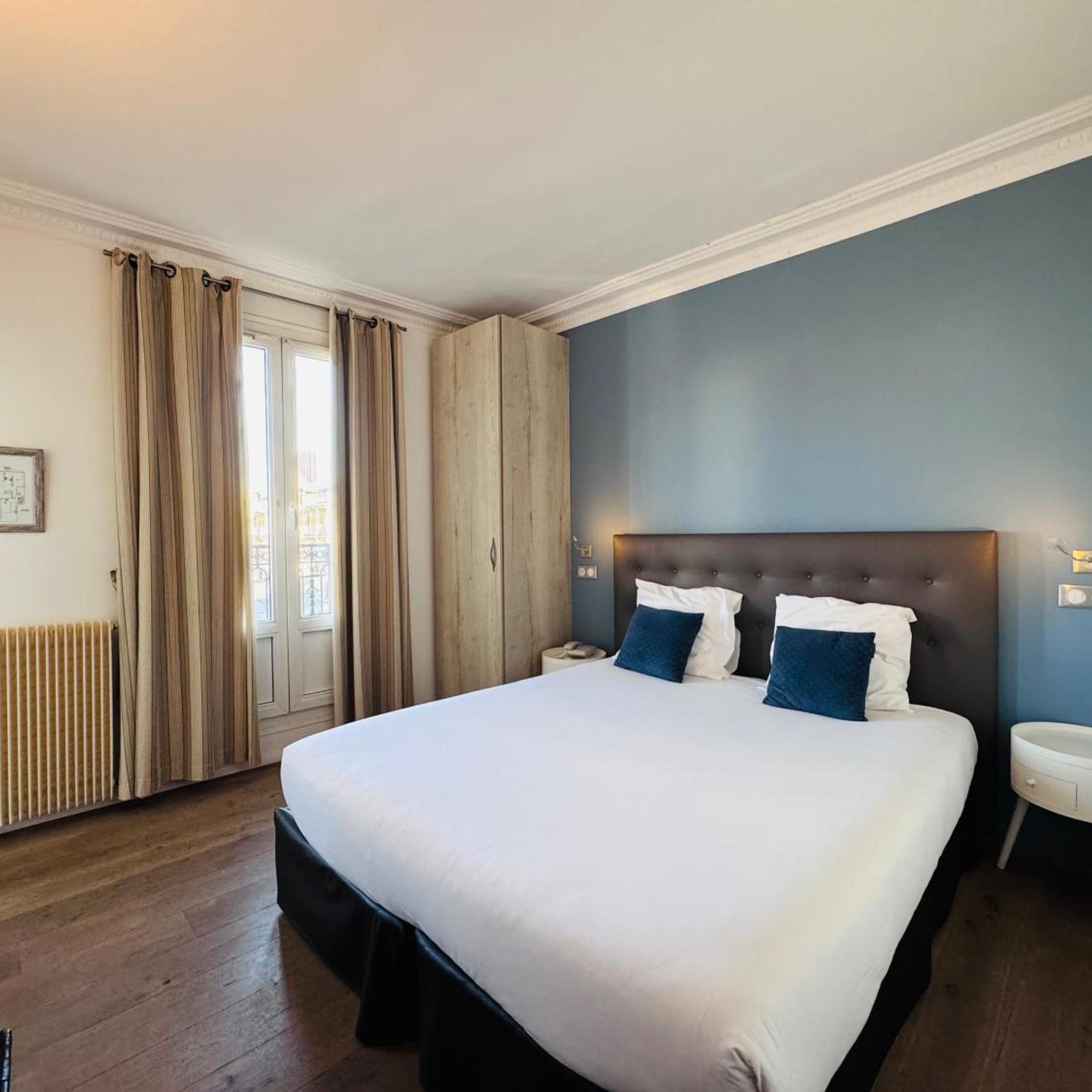 Superior, Double Bed, Eiffel View, Balcony