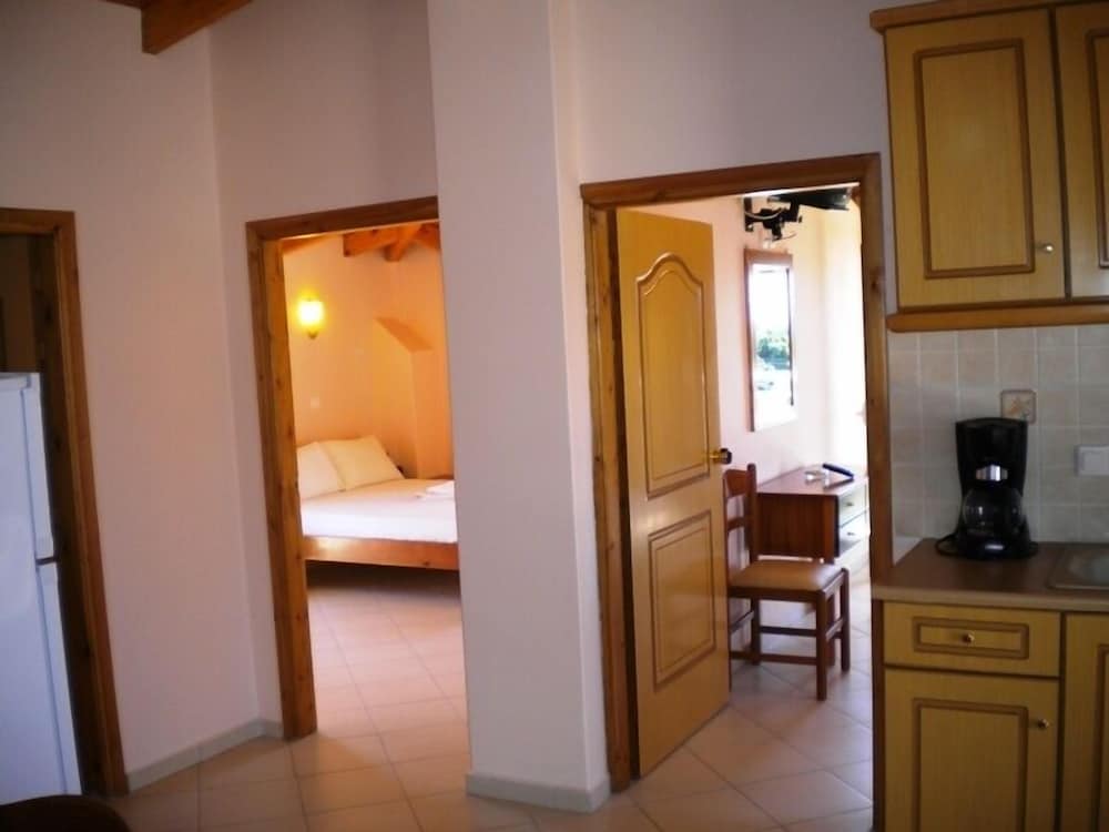 Brati Arcoudi 38/39
