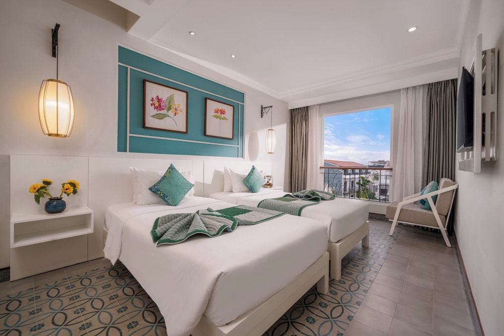 FAMILY SUITE, RIVER VIEW, BALCONY