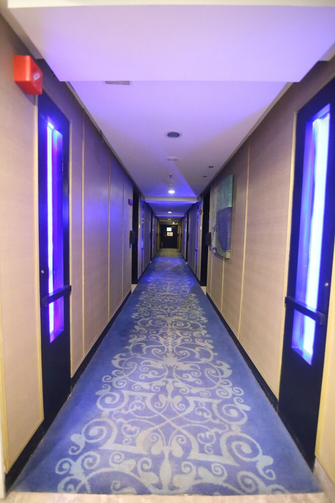 Quality Inn Bez Krishnaa 6/50