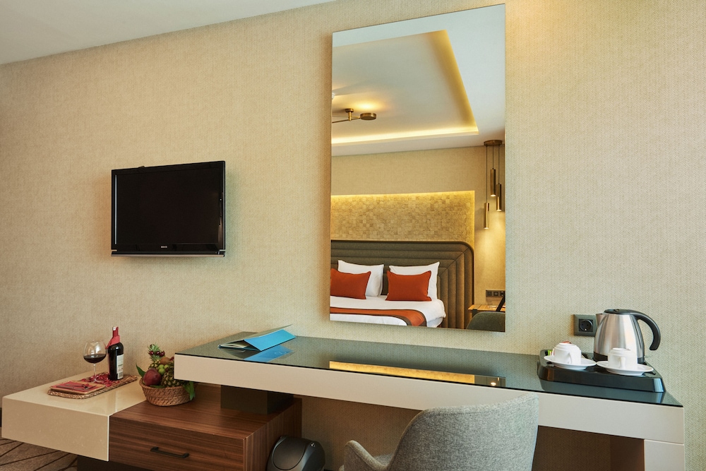 Grand Hotel Gulsoy 56/64