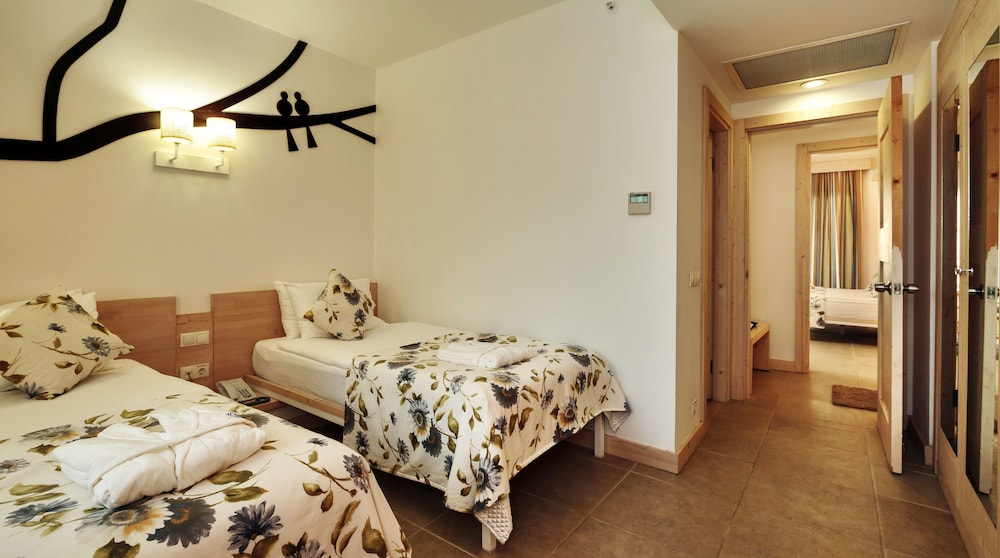 Sunis Kumkoy Beach Resort Hotel and Spa 12/50
