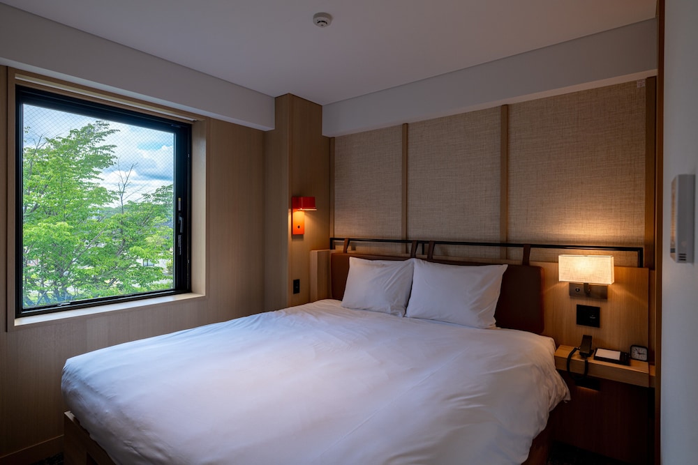 SUPERIOR, KING BED