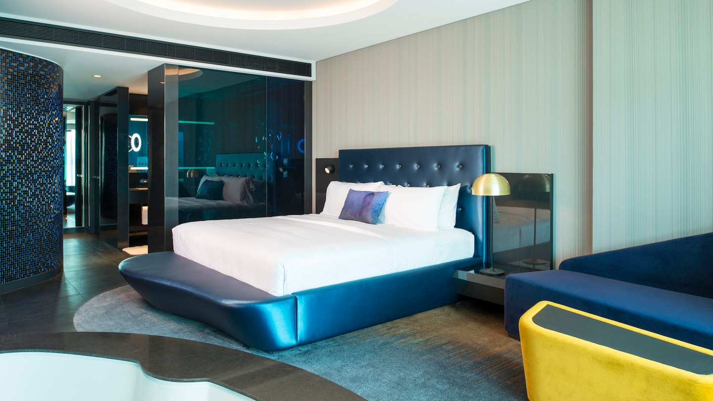W SUITE