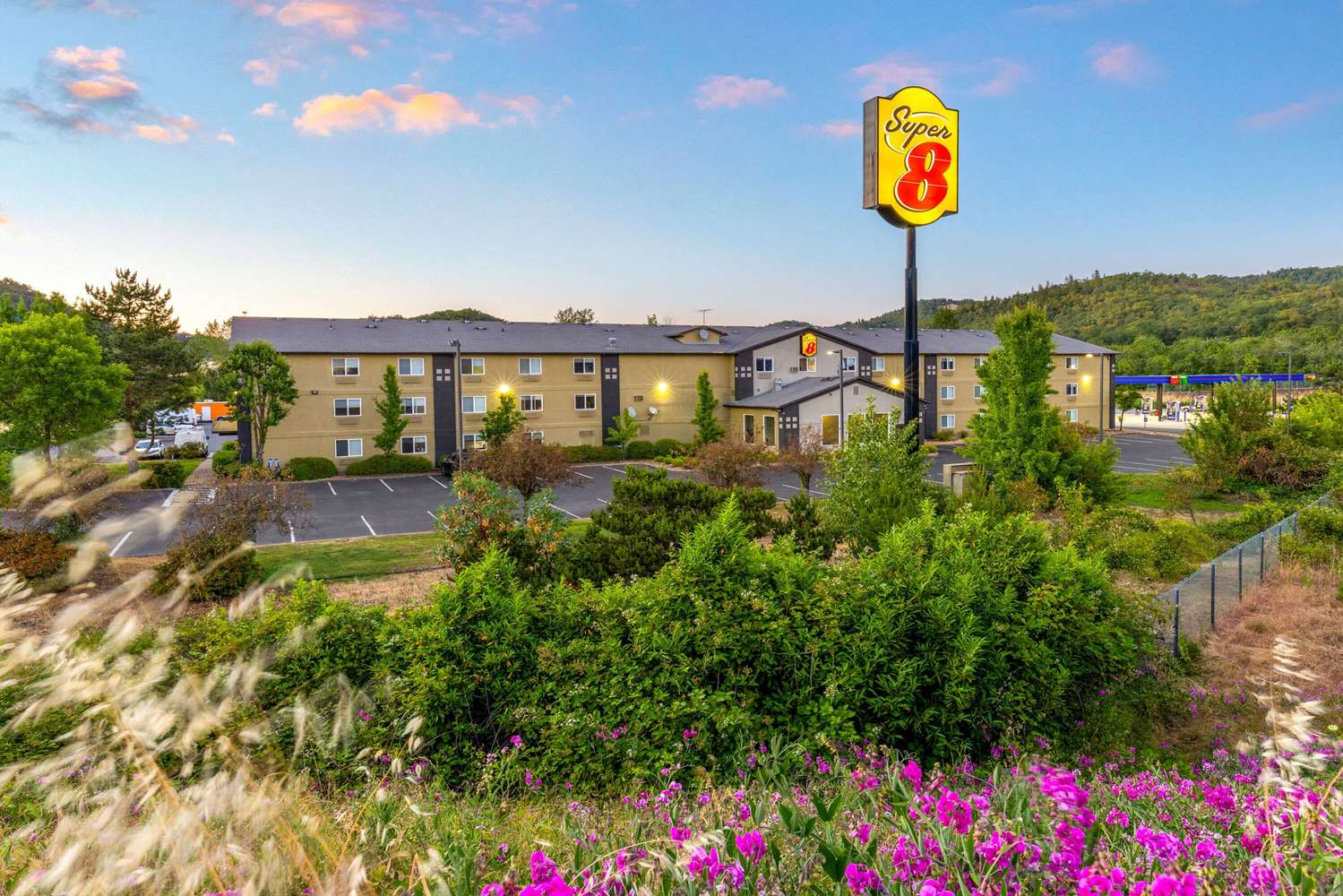 Super 8 By Wyndham Roseburg 4/33