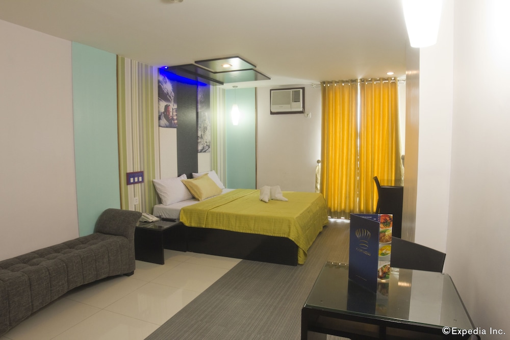Icon Hotel North Edsa 34/65