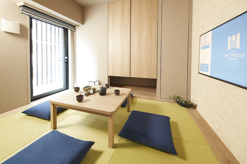 MONday Apart Premium Akihabara 42/50