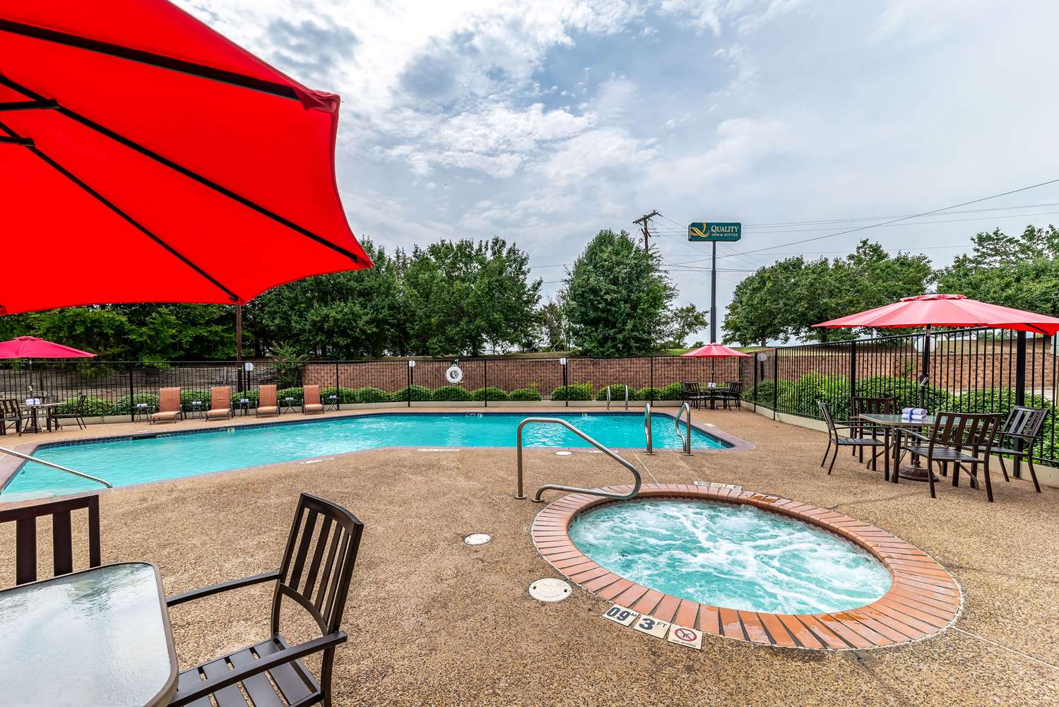 Quality Inn & Suites Canton, TX 13/15