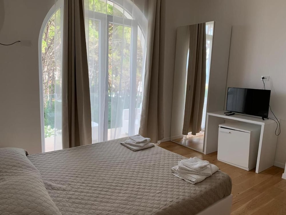 Hotel Artemide Mare 11/40