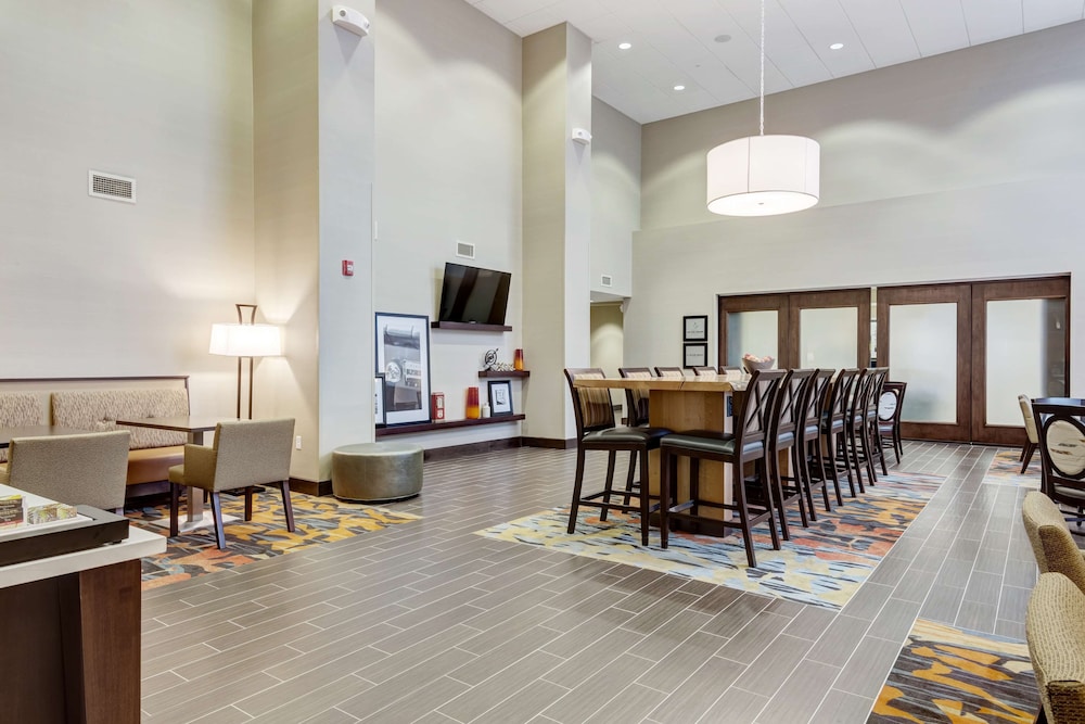 Hampton Inn St. Louis Wentzville MO 50/57