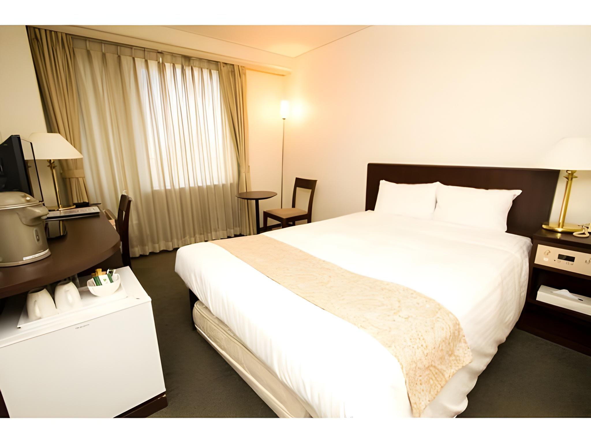Semi Room, Standard, Double Bed, Smoking