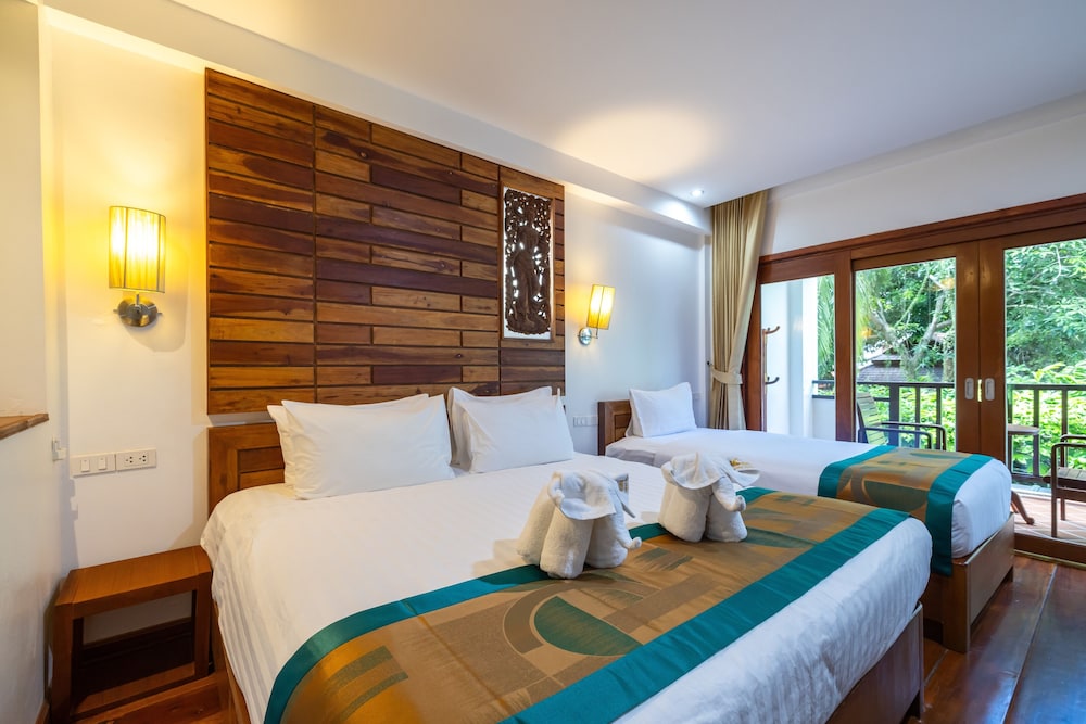 Luxury, Triple, 1 King and 1 Single Beds