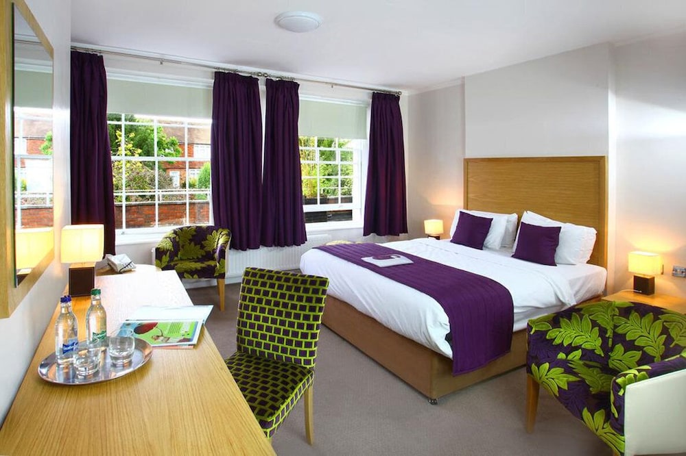 Chequers Hotel 18/58