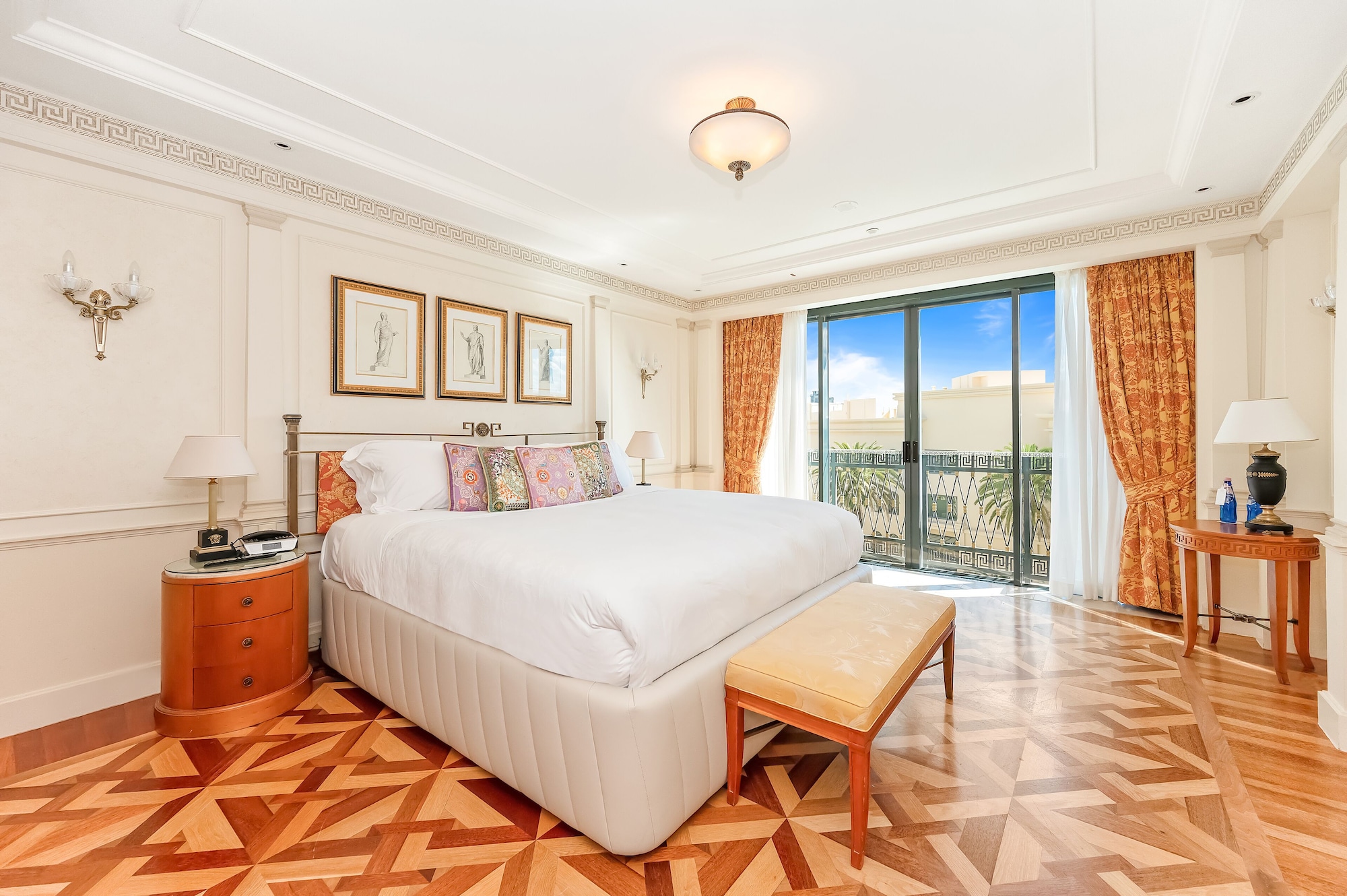 IMPERIAL, SUITE