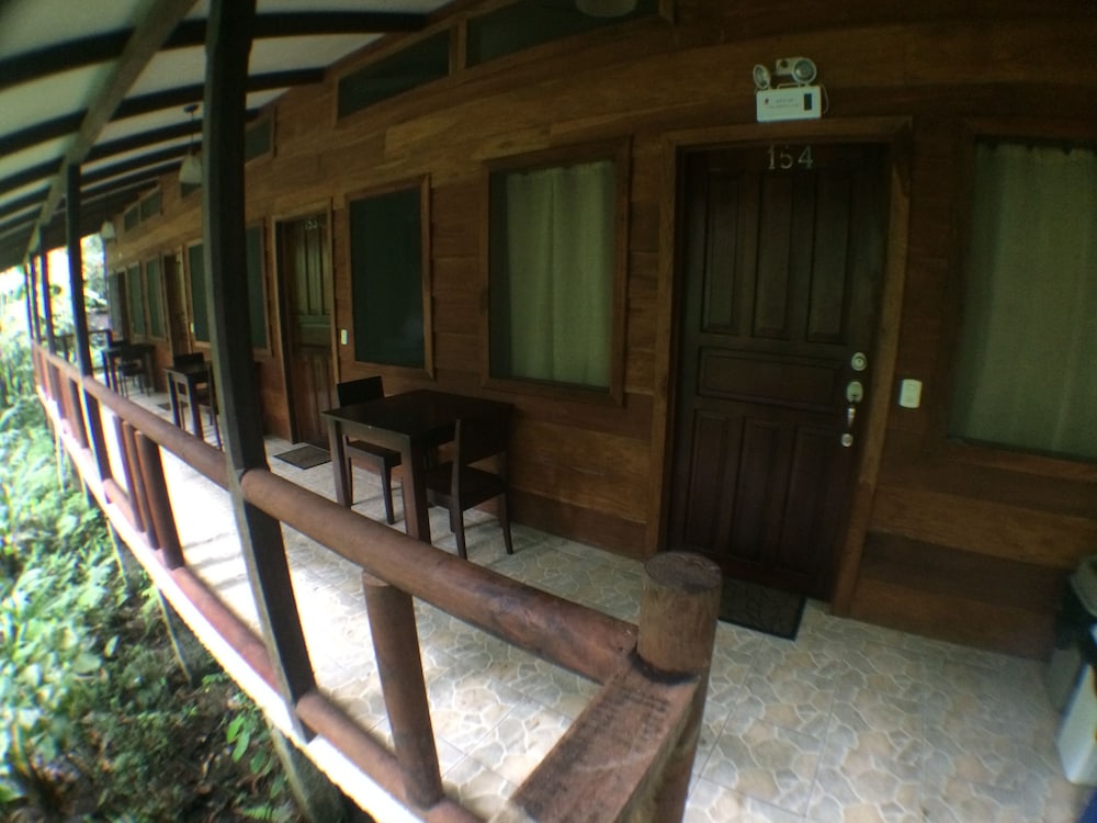 Hotel Rana Roja Lodge 11/50