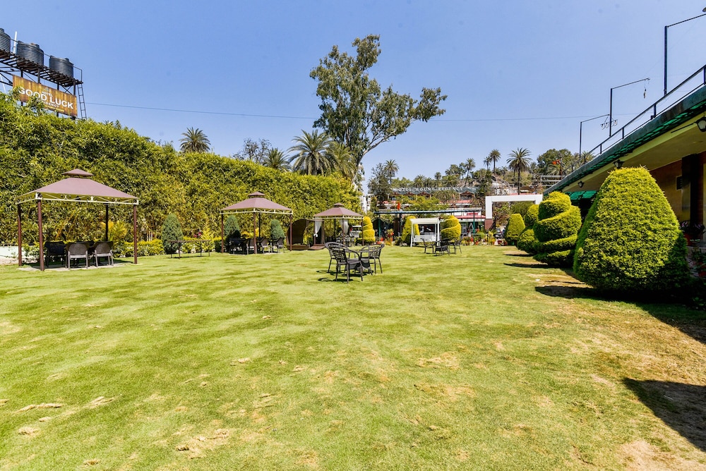 Royal Garden Retreat 15/25