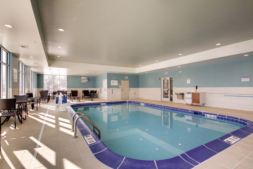 Holiday Inn Express & Suites GALESBURG 41/61