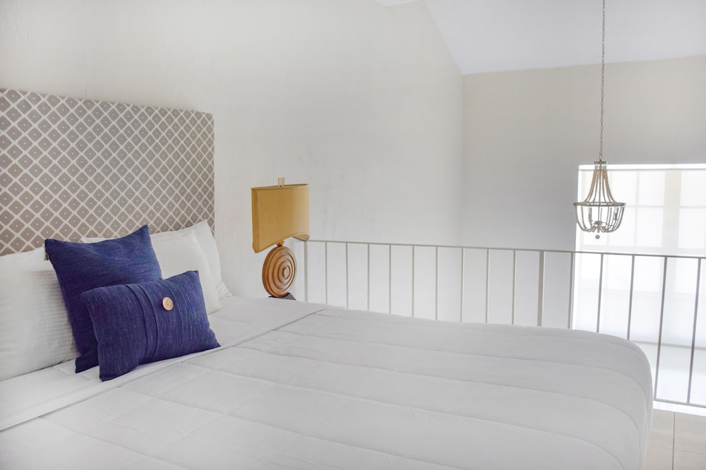 Coral Reef Suites 20/75