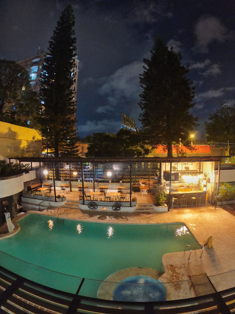 Medellin Vibes Hostel 40/70