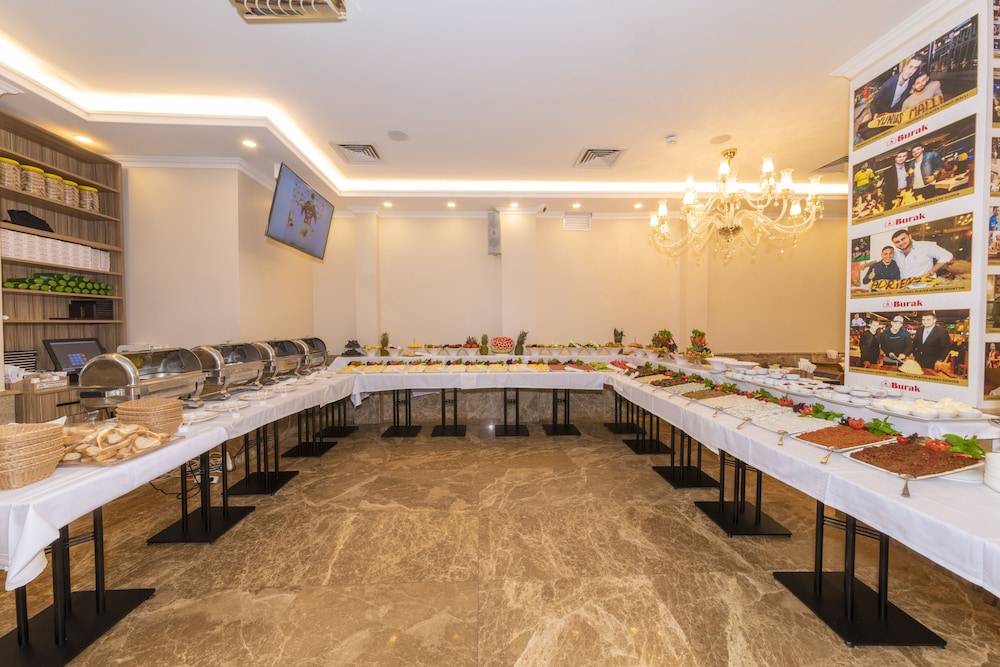 CZN Burak Hotel 67/74