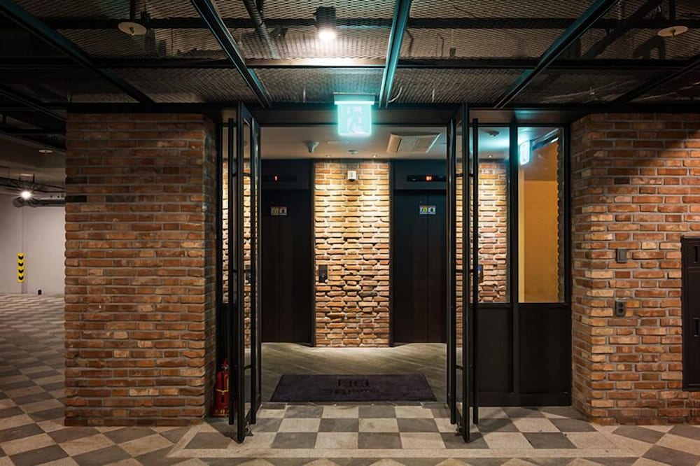 Hotel March in DAEJEON