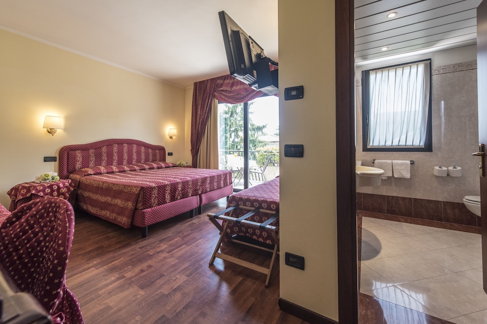 Admiral Hotel Villa Erme 44/60