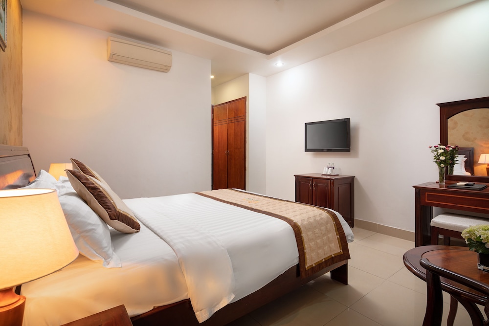 Corvin Hotel 14/38