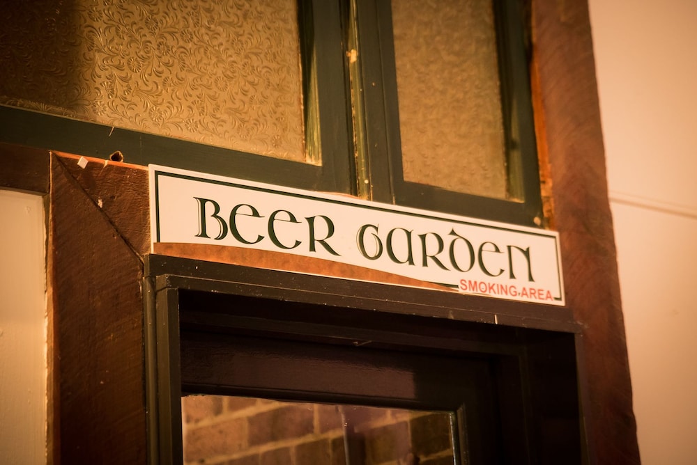 Queens Arms Hotel 15/41