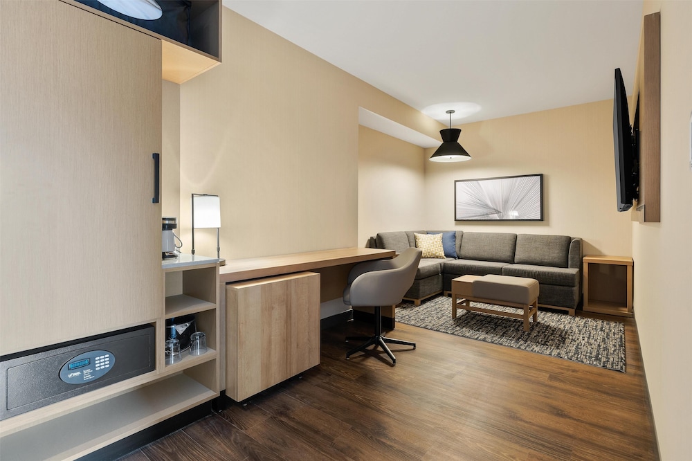 Hyatt Place Rapid City / Downtown 23/36