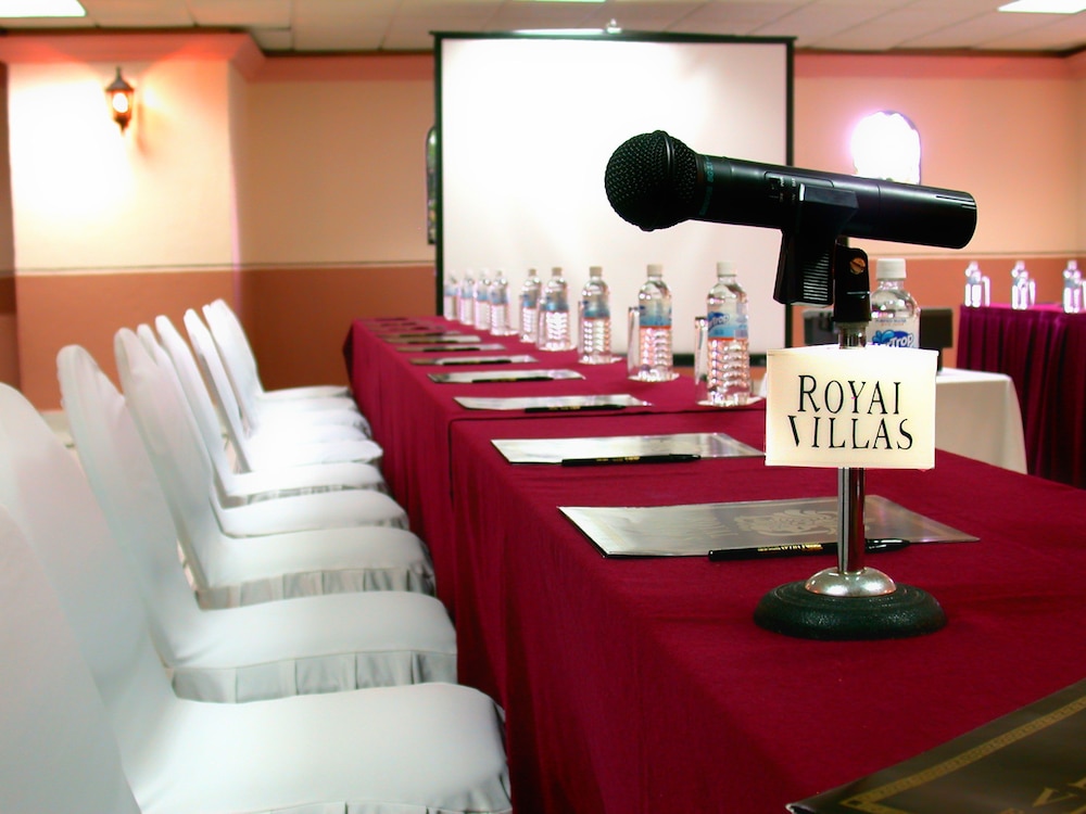 Royal Villas Resort Hotel 57/65