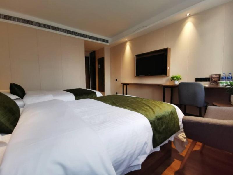 GREENTREE INN LIUAN HUOSHAN COUNTY YINGJIA AVENUE HOTEL 44/50