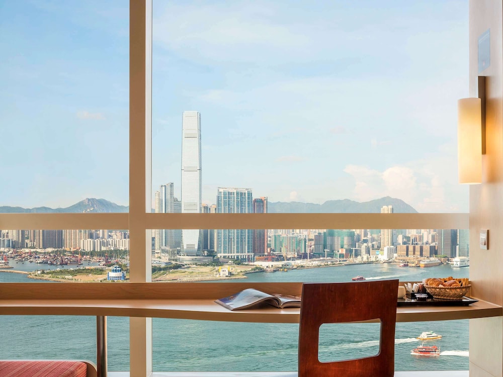 Ibis Hong Kong Central & Sheung Wan Hotel 42/65