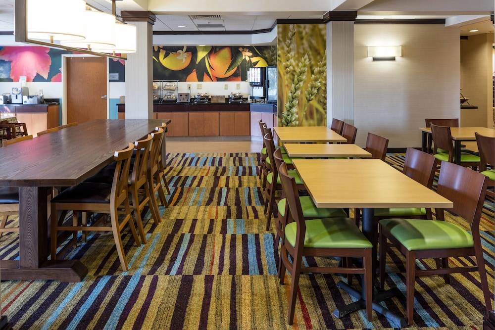 Fairfield Inn Suites Auburn Opelika 25/44