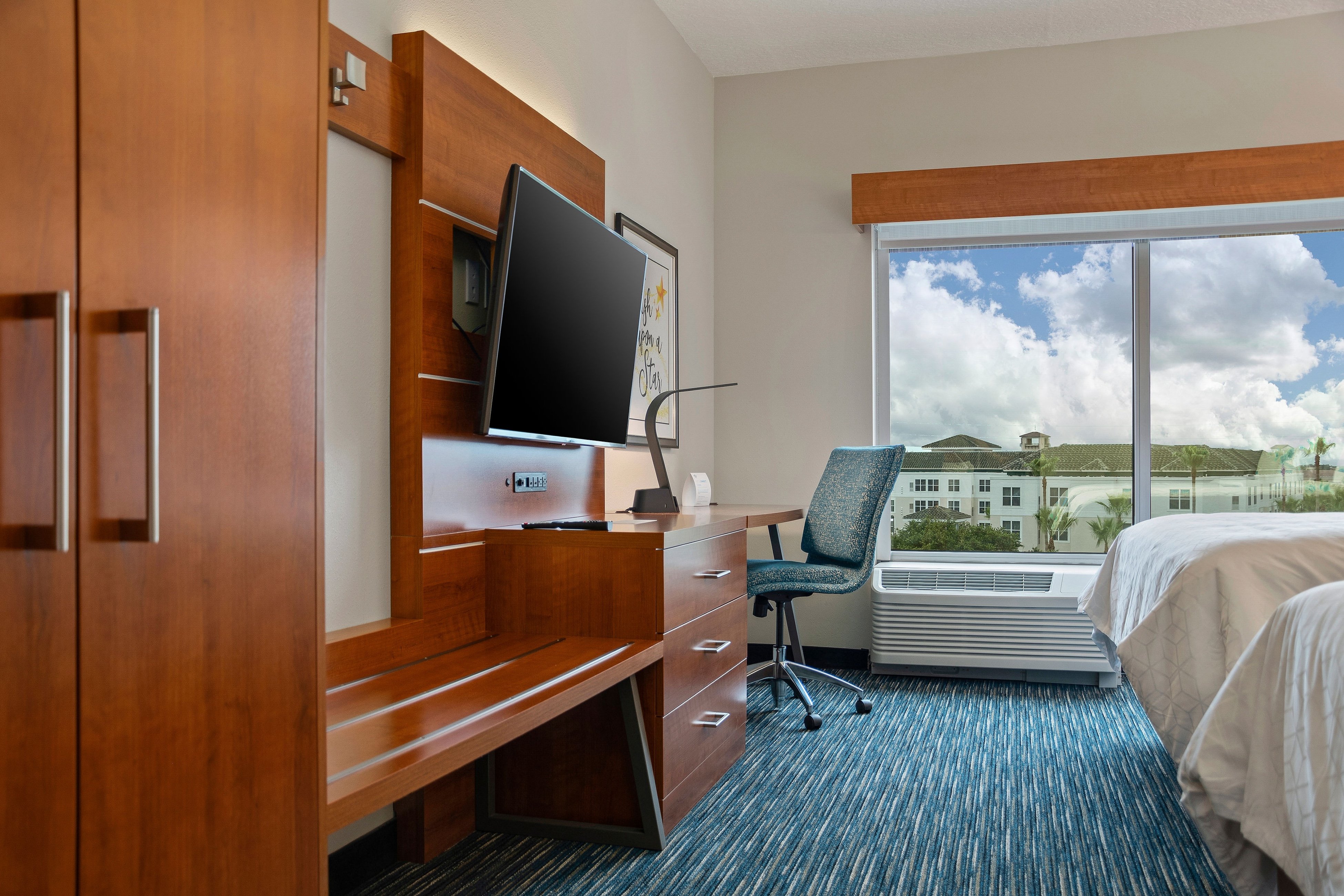Holiday Inn Express Suites Orlando Lk Buena Vista Area 30/60