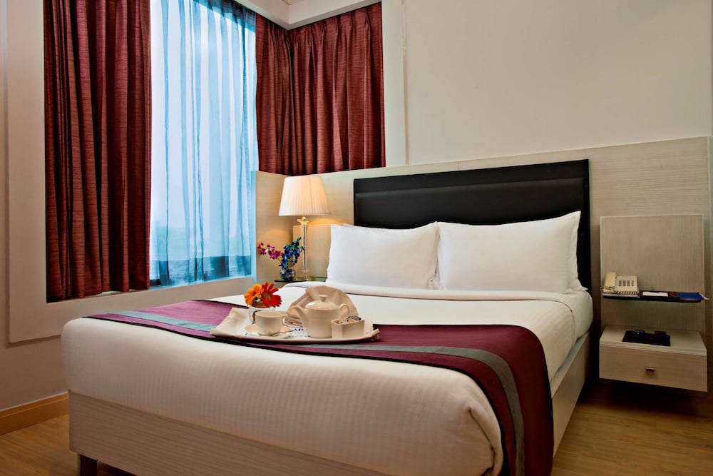 Sarovar Portico Naraina 26/54
