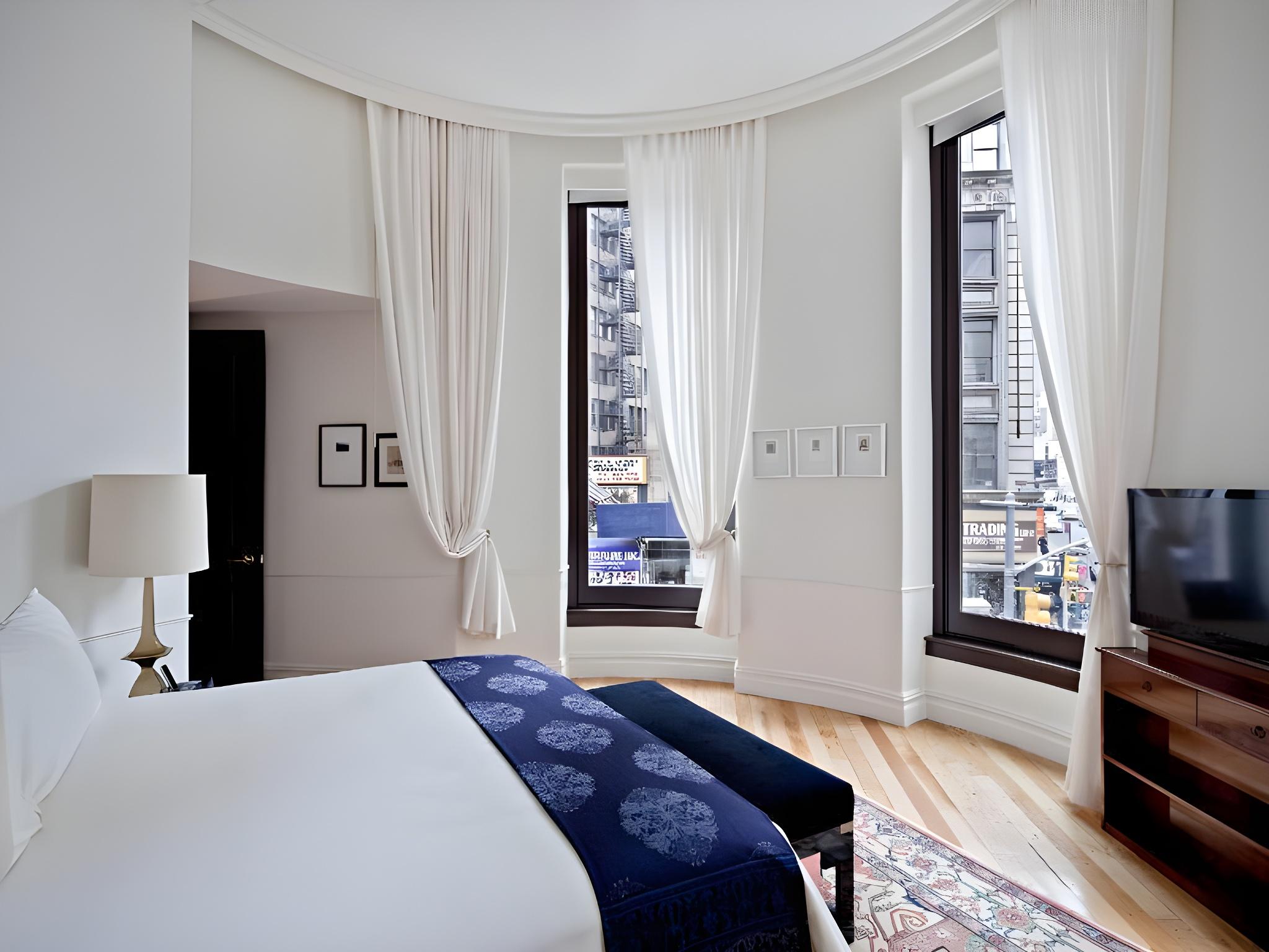 Rotunda, Suite