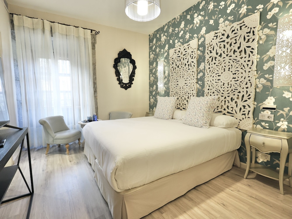 HOTEL PALACIO TORRE DE RUESGA 11/64