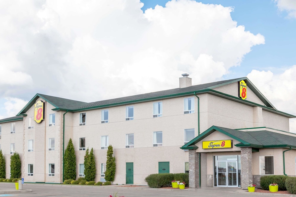 Super 8 By Wyndham Prince Albert 1/33