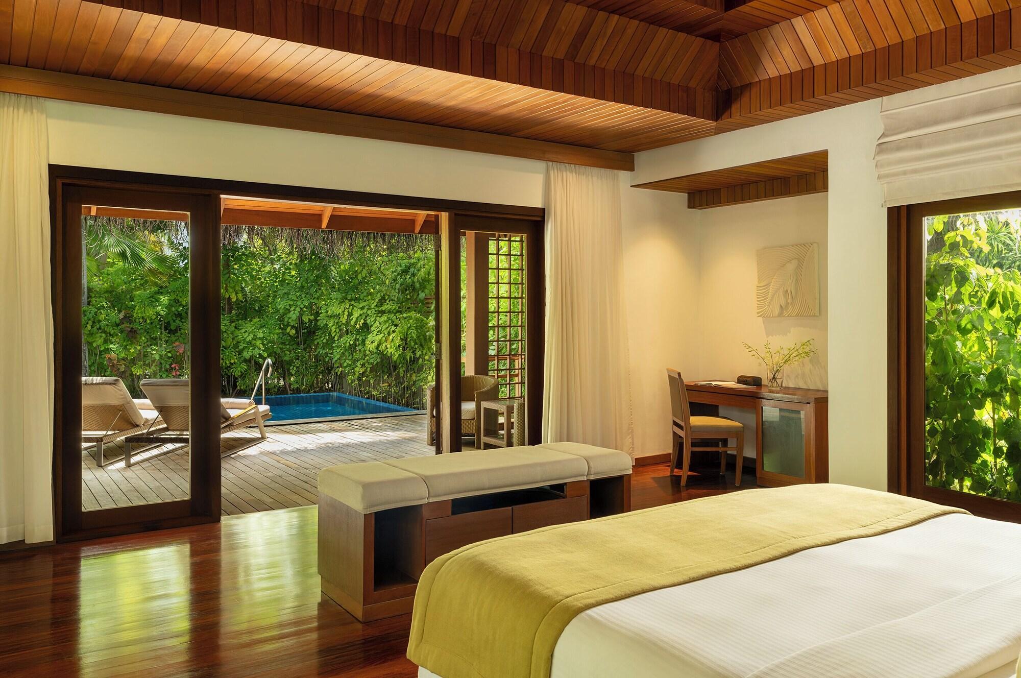 Baros Pool Villa
