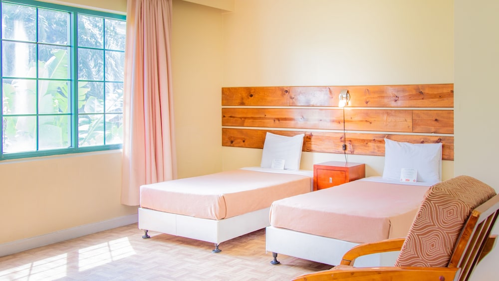 Garden Villa Hotel 36/60