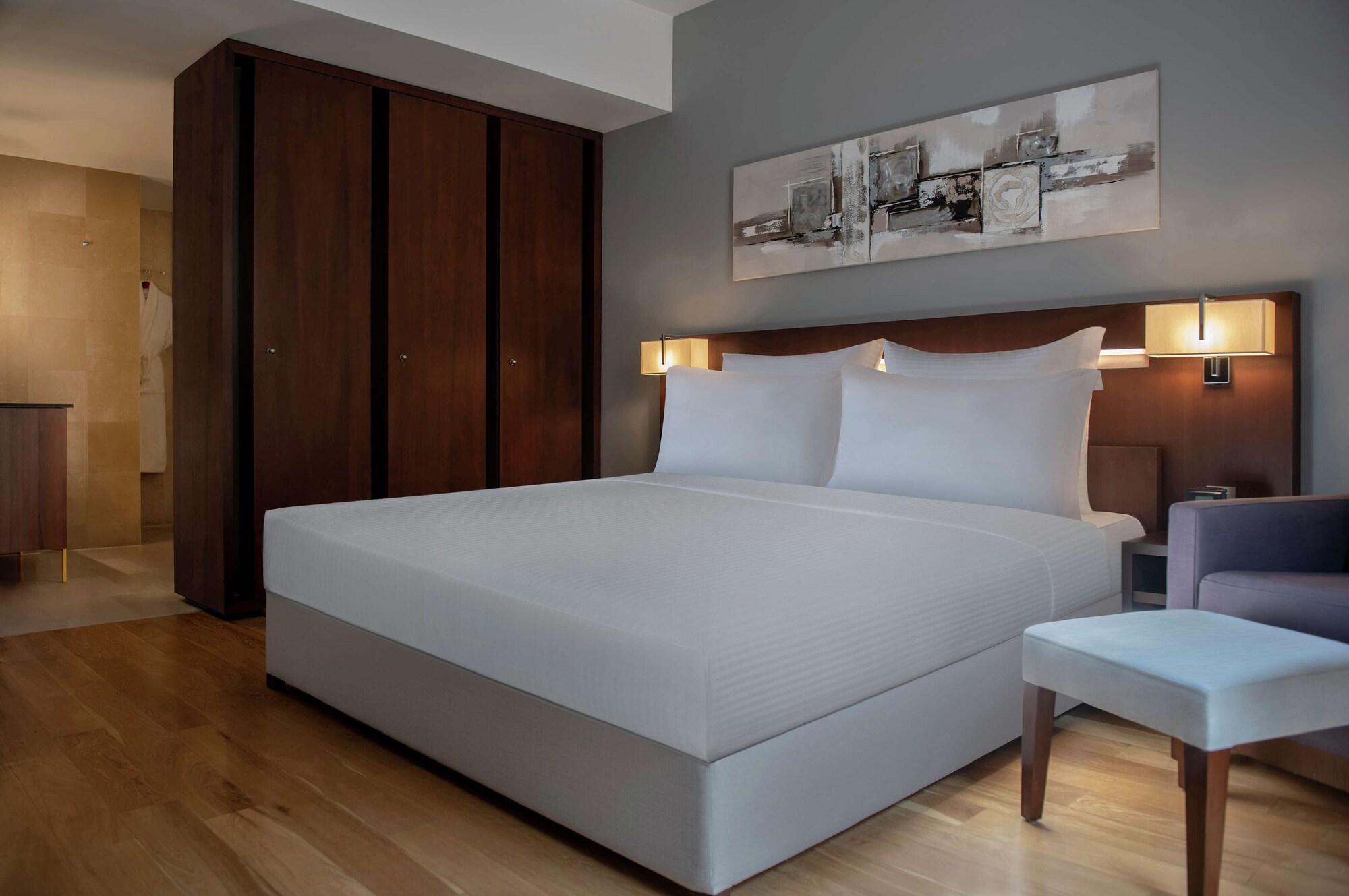 غرفة بسرير كينج، Hilton Beirut Downtown 4/13