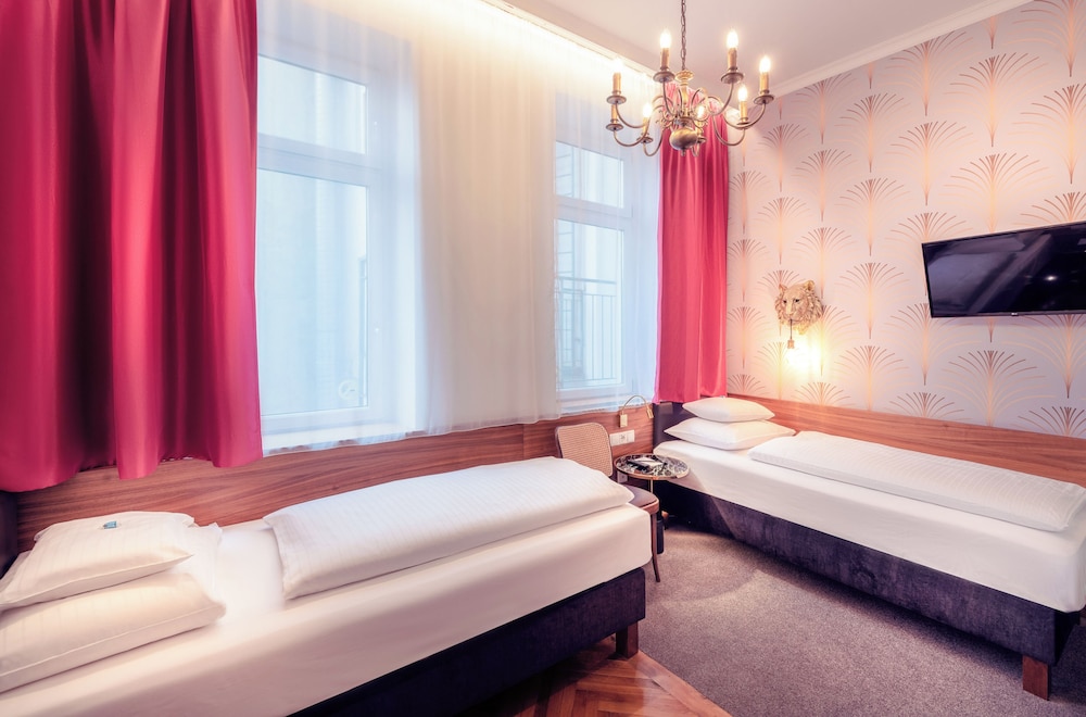Economy, Twin Beds