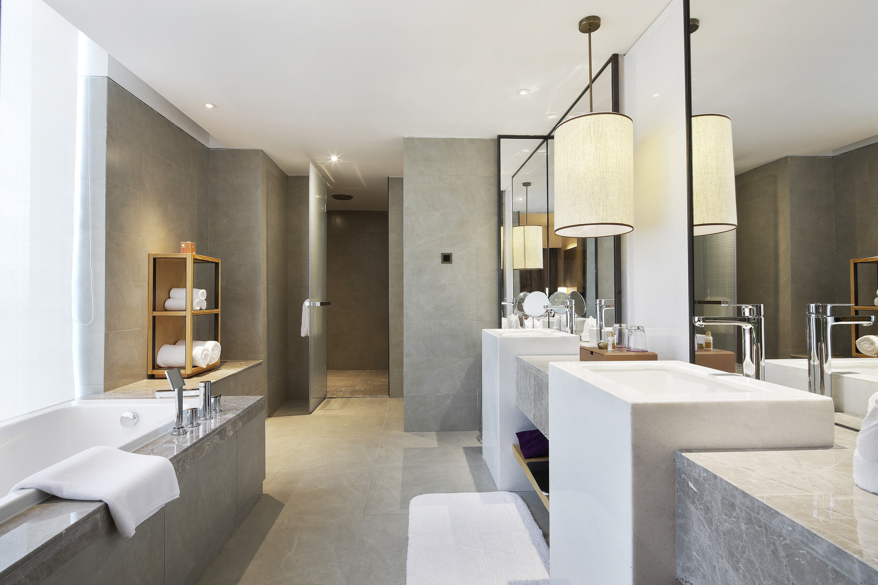 Plaza, Crowne, Superior, Suite