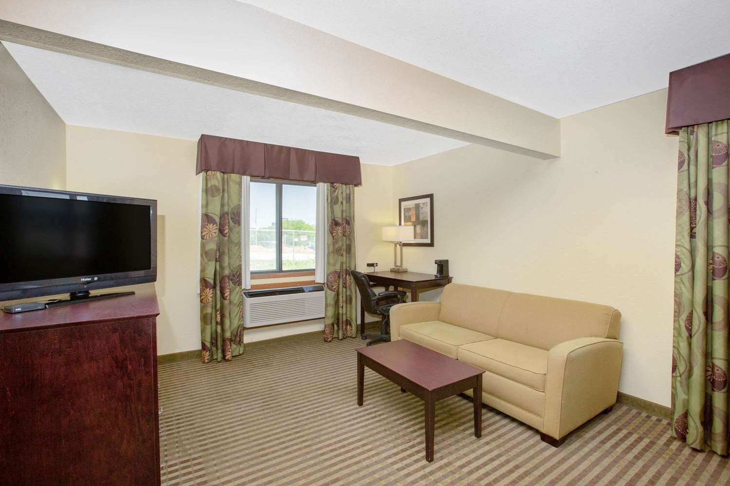 Quality Inn Council Bluffs I-80 3/5