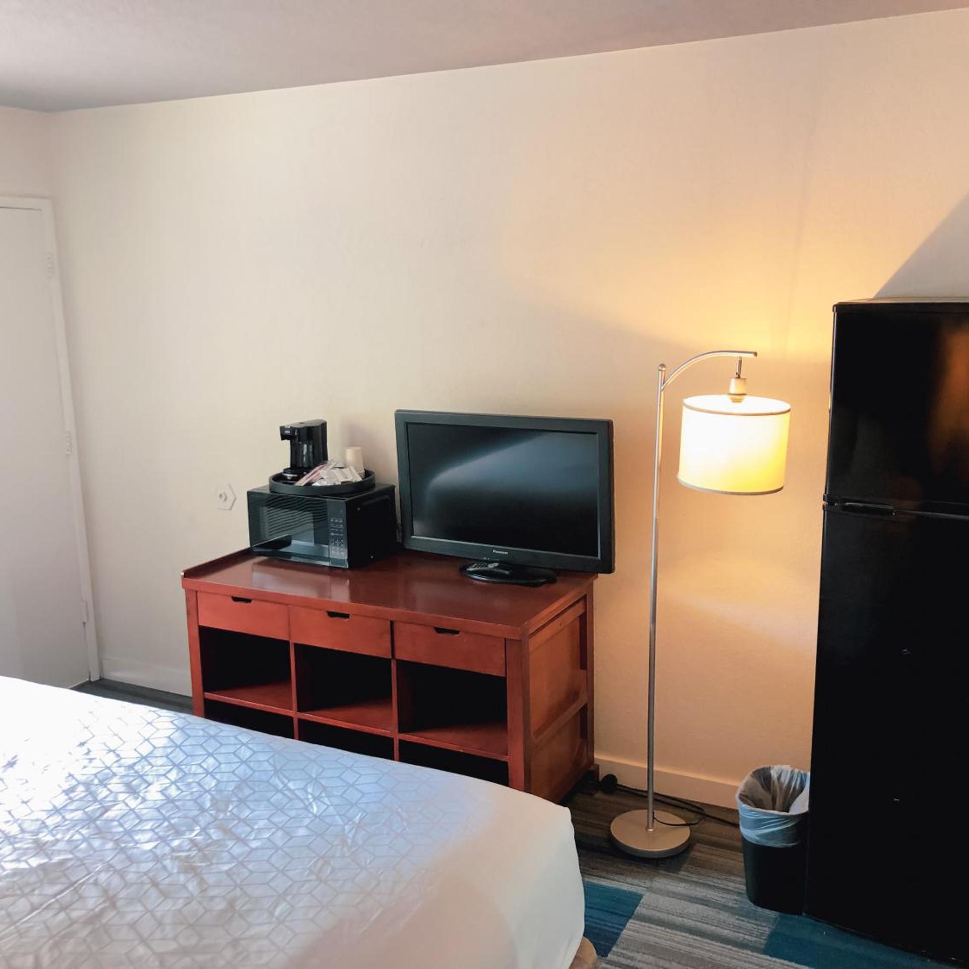 Super 8 by Wyndham San Jose Airport 18/32
