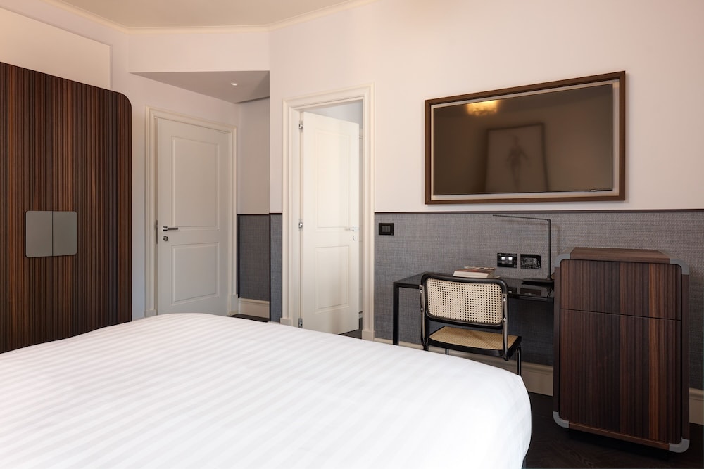Superior, Queen Bed