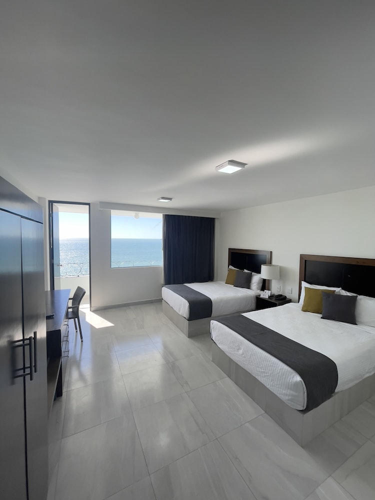 HOTEL HACIENDA MAZATLAN 23/64