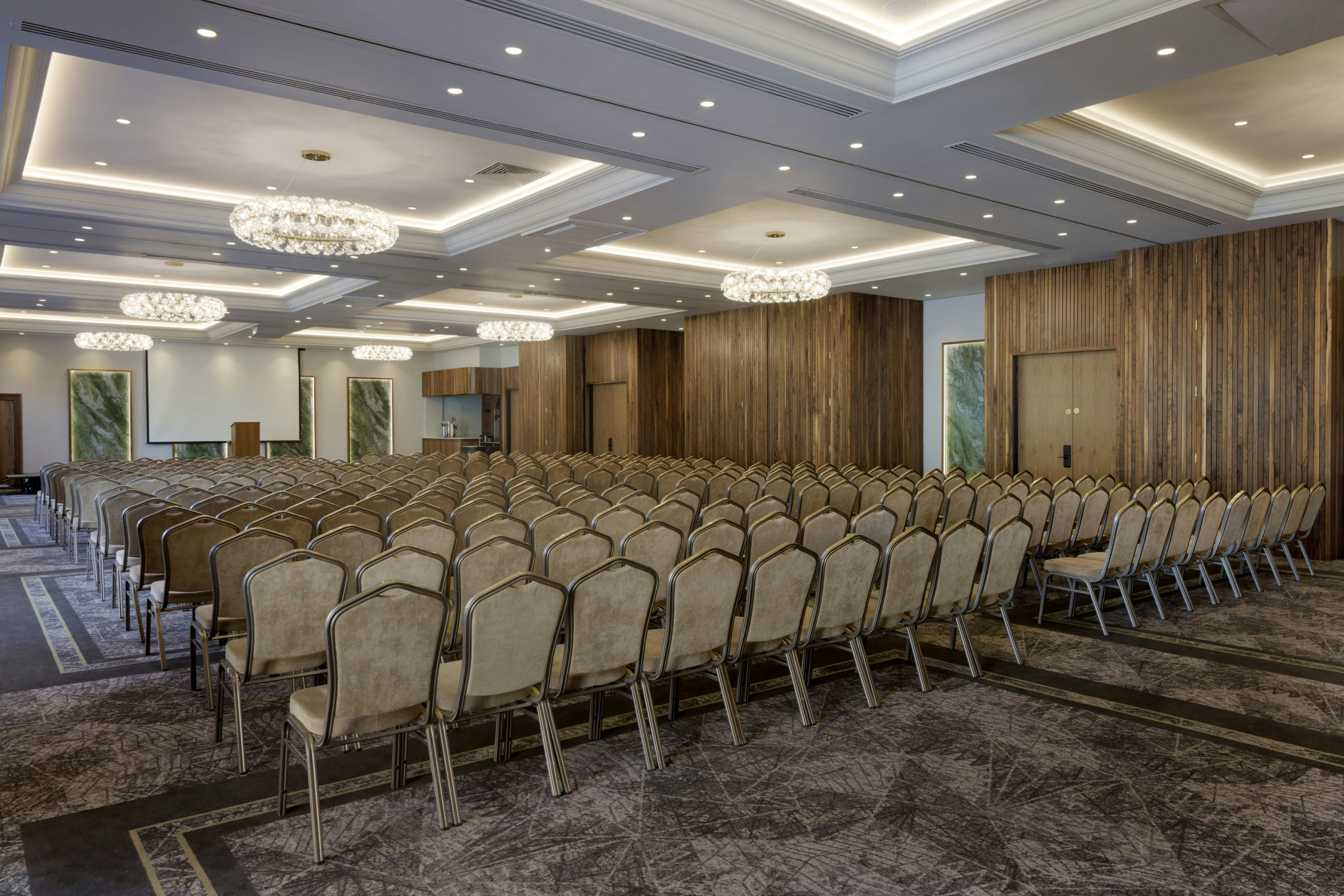 DoubleTree by Hilton Belfast Templepatrick Golf & Country Club 65/76