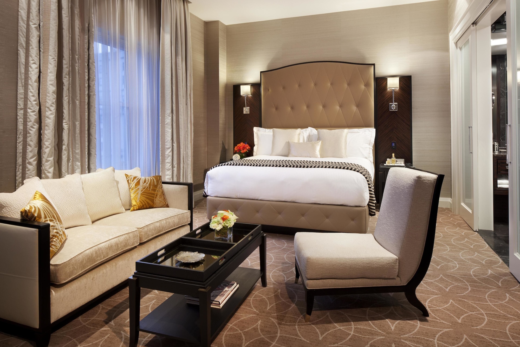 SUPERIOR, KING BED, CITY VIEW, ACCESSIBLE